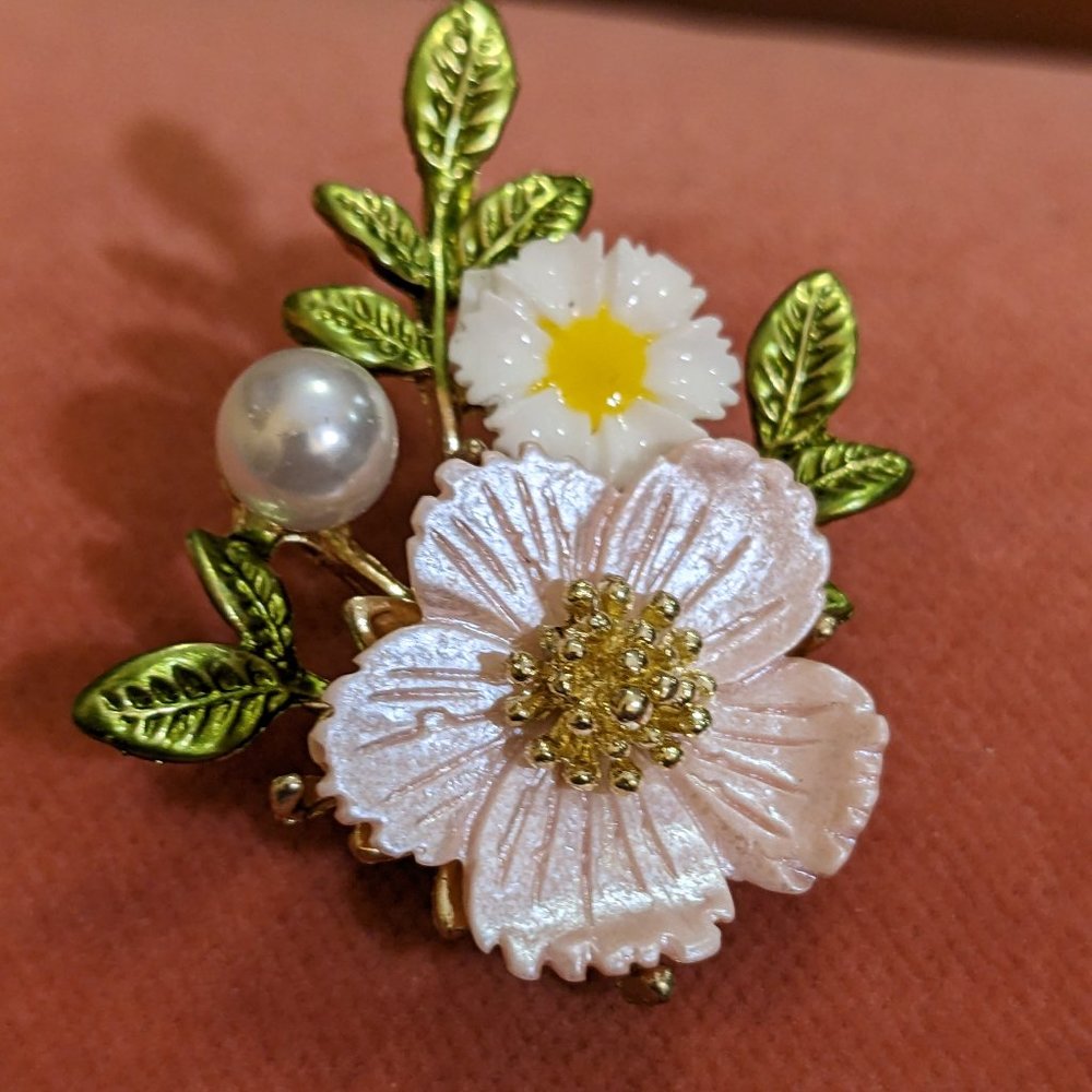 PINK FLORAL BROOCH